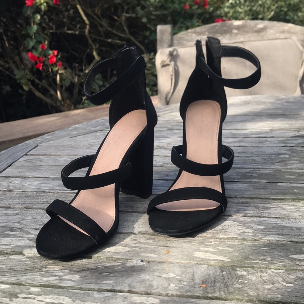 High Heels ▪️ - Picture 2 of 7